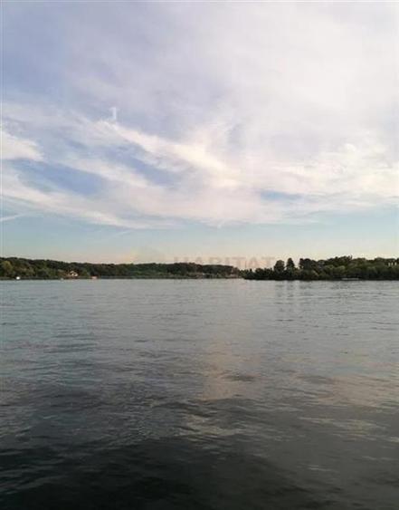 Se vinde teren in vadul satului Izvorani Snagov imprejmuit cu gard - 1