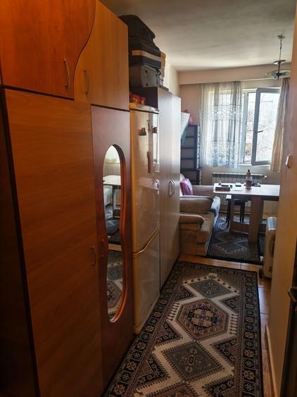 Garsoniera zona Far - 2