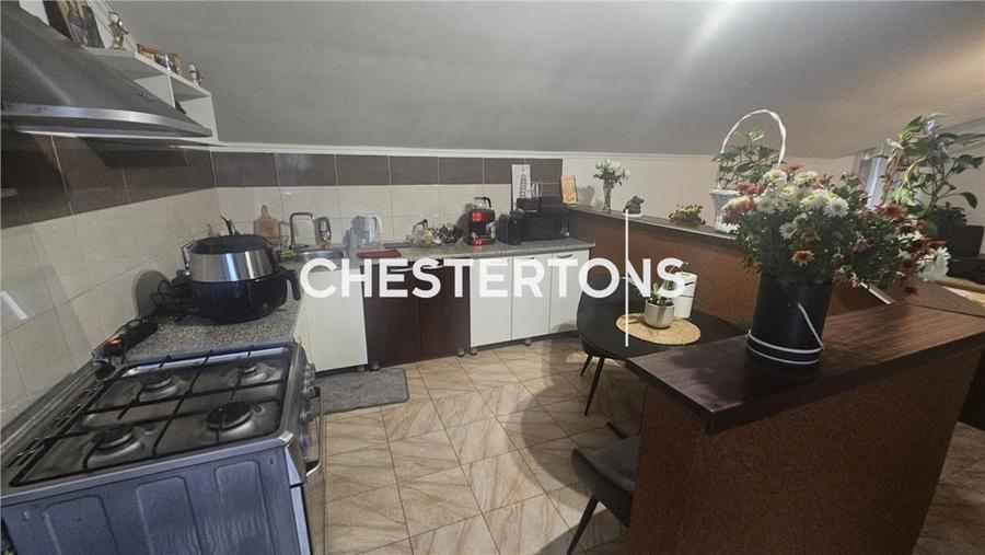 Apartament cu 4 camere decomandat, mobilat în Central
