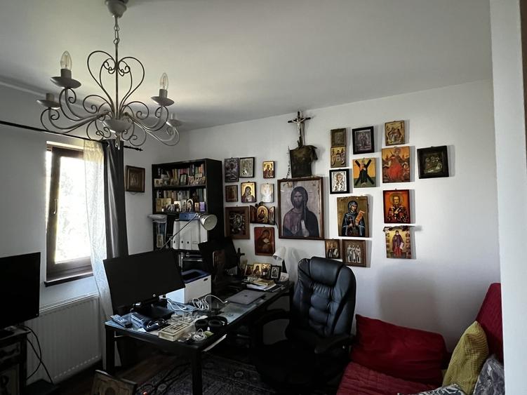 Casă cu 6 camere cu Teren 700 Mp în Corbeanca