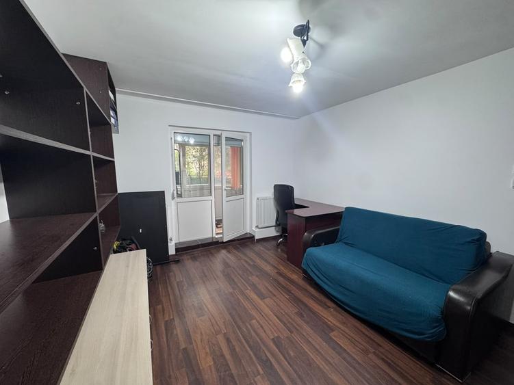 Apartament cu 2 camere semidecomandat în Dacia