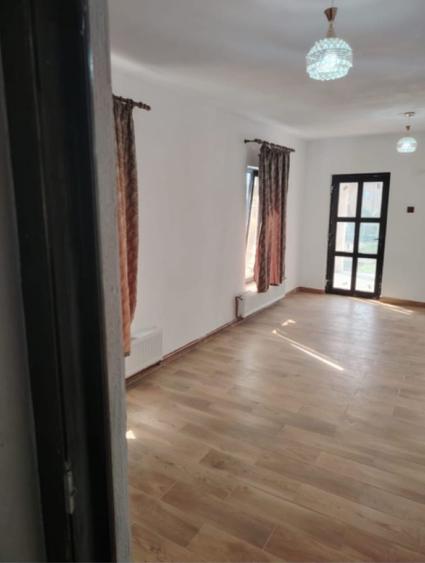 Casă de vânzare  - 5