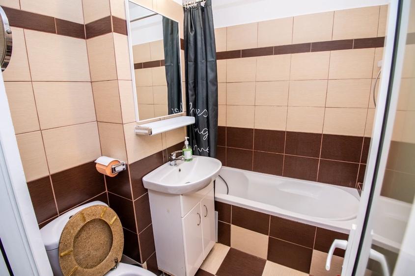 Apartament 2 camere de inchiriat - decomandat, 60 mp, et 6 - 6