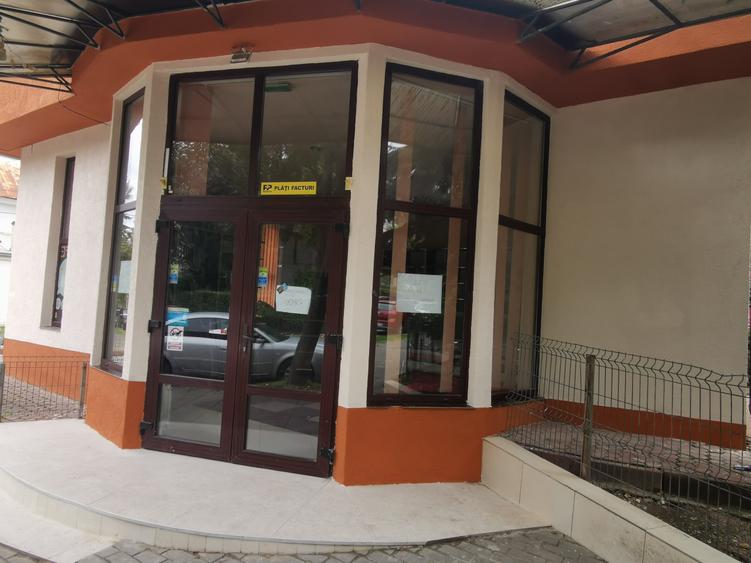 Spatiu comercial zona Scolii 8 - 1