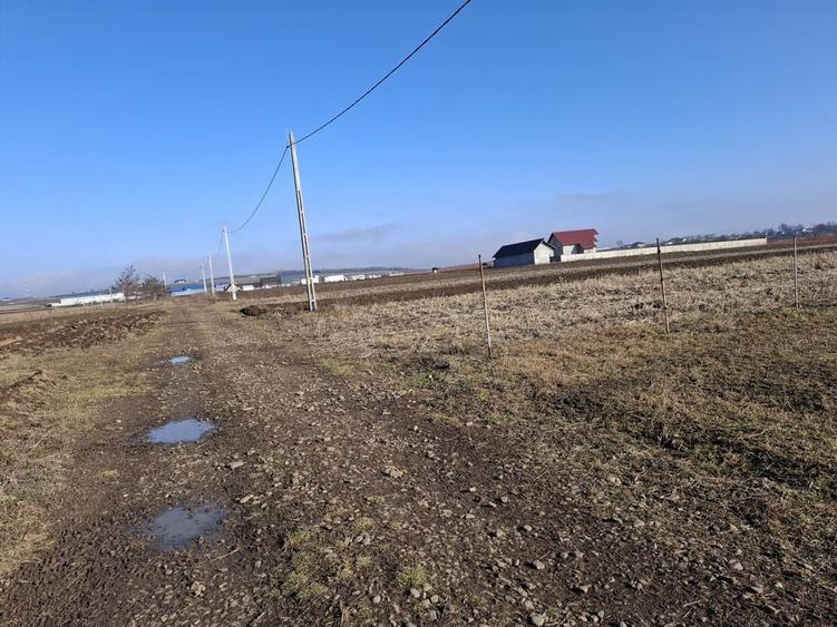 Vand teren extravilan - intravilan 4500 mp2 - 4