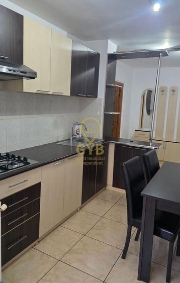 Apartament cu 3 camere decomandat, mobilat în Decebal
