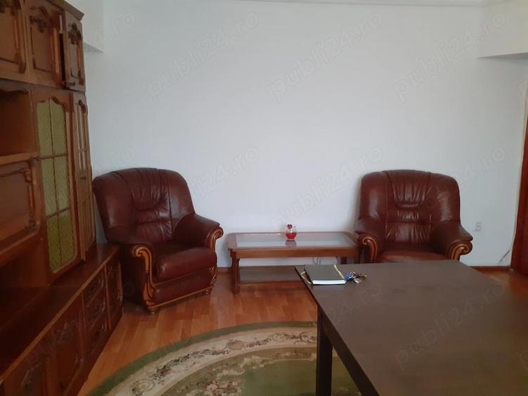 Inchiriere 3 cam. cf.1 dec. etajul 3 din 7, cu suprafata utila 70. + balcon 14.ml., zona Bariera - 3