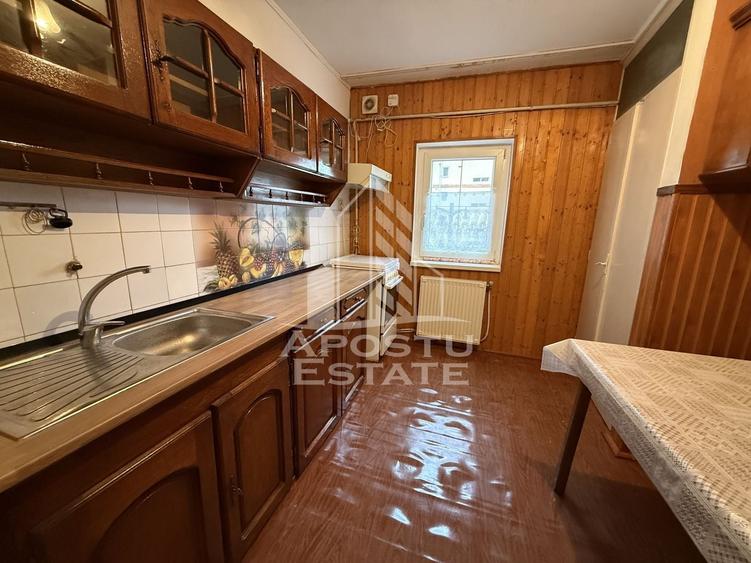 Apartament cu 3 camere, etajul 1, centrala proprie, zona Cotu Mic - 3