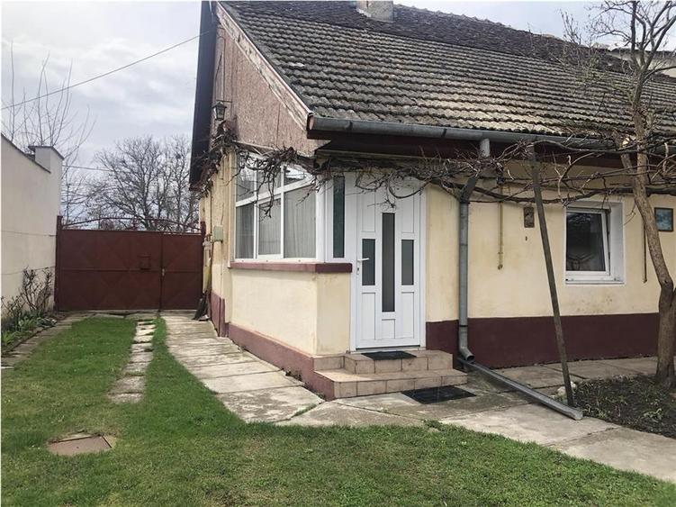 Casa locuibila cu teren generos,  REPUBLICII SANPETRU - 2