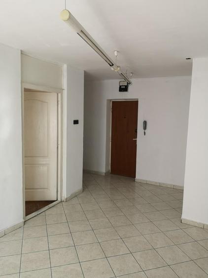 Vand central garsoniera mare, S=38 mp, parter,zona BCR - 3