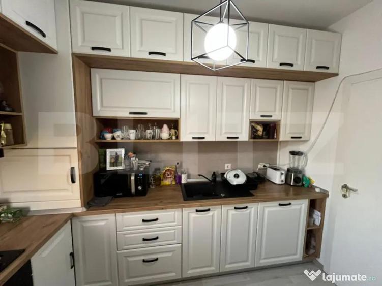 Apartament de vanzare, cu 3 camere, 80 mp, zona Sud - 3