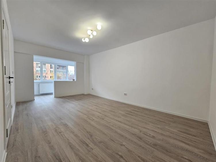 Apartament 2 camere decomandat, renovat, Toamnei, Centrul Civic - 3