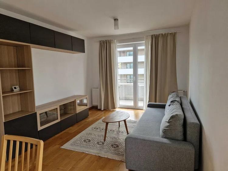 Apartament cu 2 camere semidecomandat în Tractorul