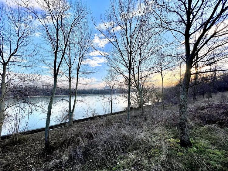 Teren 6000 mp pozitie deosebita lacul Baneasa adancime 140 m - 26