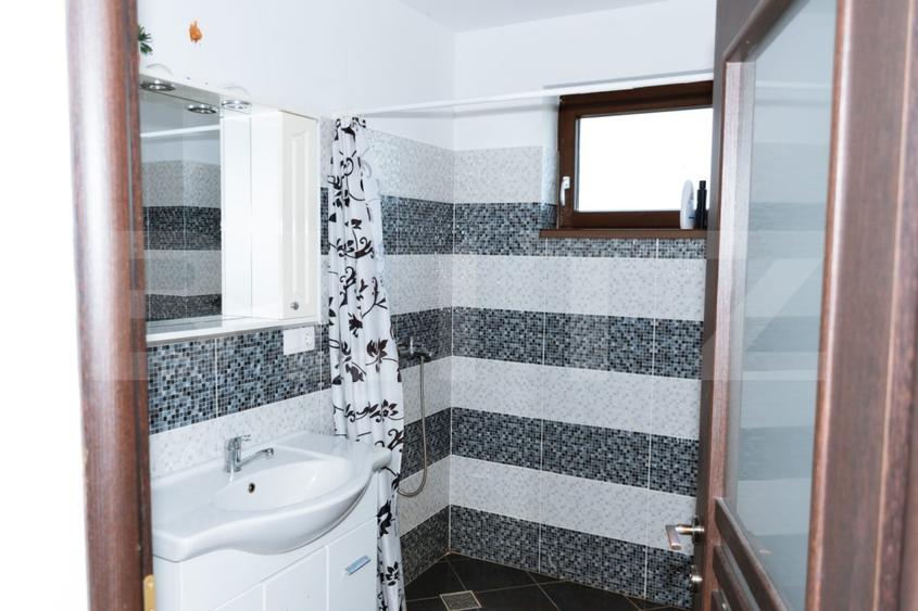 Casa individuala, 4 dormitoare, 210 mp, 450 mp teren, garaj, zona Metro/Vivo - 10