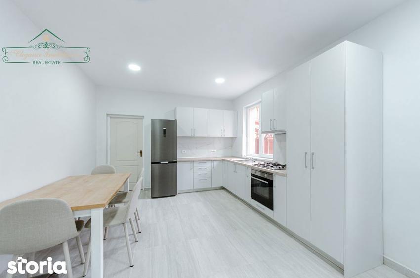Apartament de inchiriat cu 2 camere la curte comuna, zona Centrala, Ar - 4