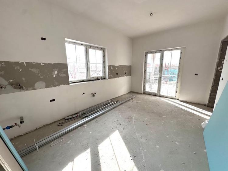 Duplex 4 camere despartit prin garaj - Mosnita Noua in zona foarte buna - 4