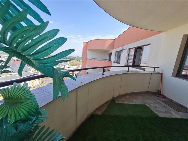 In spectacol structural, vedere deschisa, elegant mobilat si echipat, Tractorul, - 12