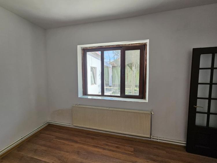 Casă individuală, 6 camere, teren generos, Sânandrei - central, comision 0% - 8