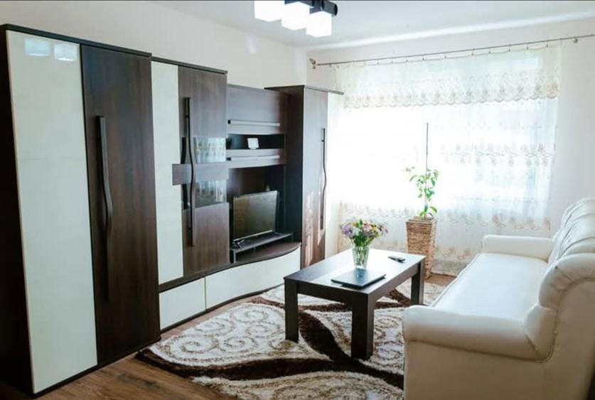 Inchiriez apartament micro 1 - 1