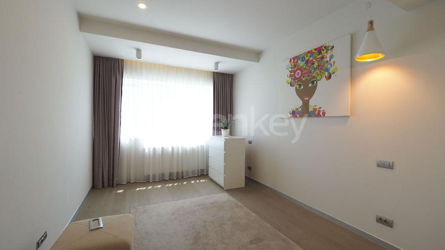 Apartament superb cu gradina | 2 garaje - 15