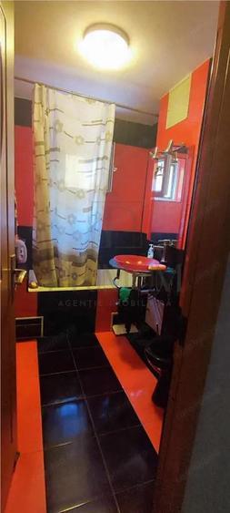 UMT - 3 CAM - DECOMANDAT - ETJ.2 - 2 BAI - RENOVAT MOBILAT - CENTRALA - IZOLAT - 8