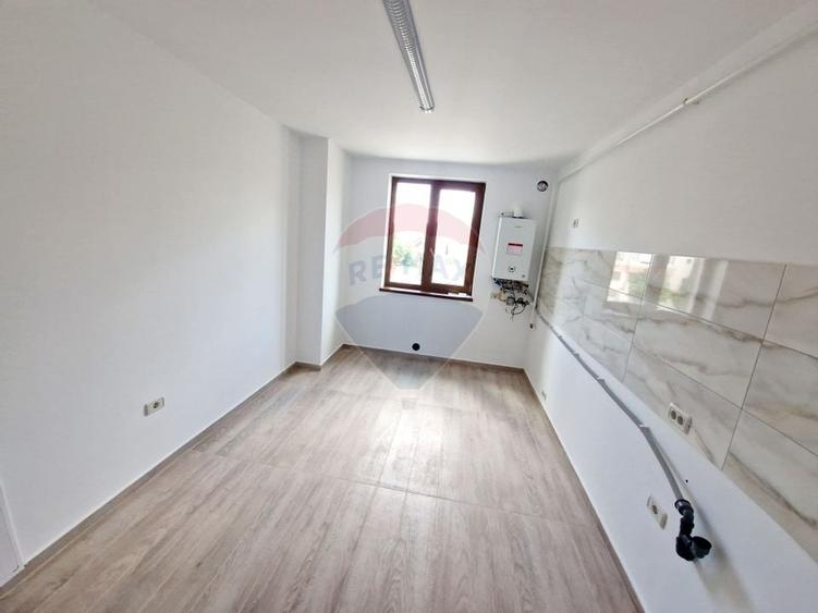 Apartament nou, 2 camere cu balcon - 10