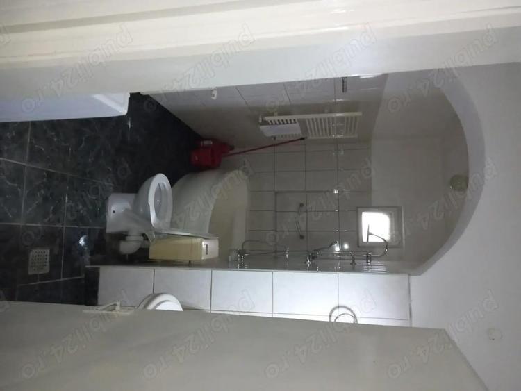 Imobil plus doua garaje, teren suprafata totala 927 mp, Blv. Castanilor, PLOIESTI, str. 13 Decembrie - 1