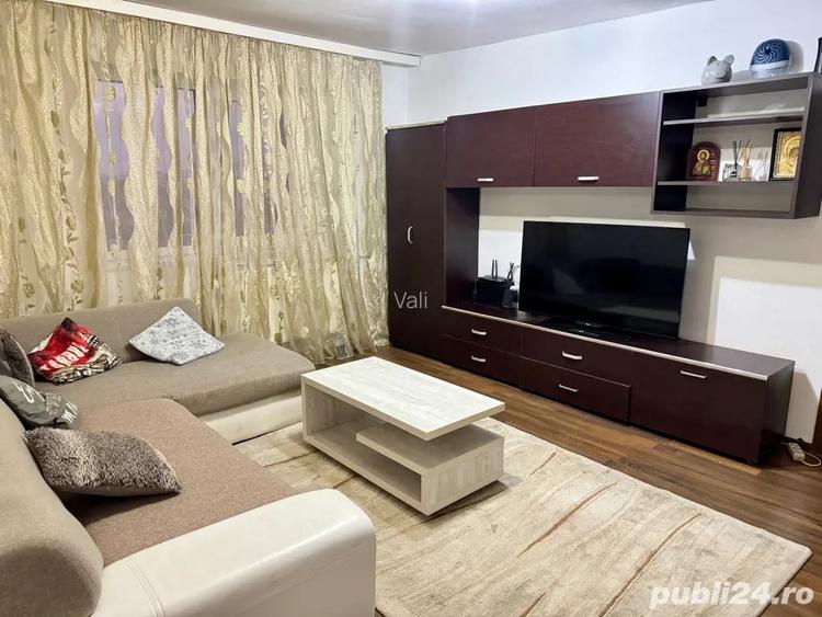 Ofer spre inchiriere apart 2 camere, semidecom, zona Crang, 1.100 lei Ofer spre inchiriere apart 2 camere, semidecom, zona Crang, 1.100 lei