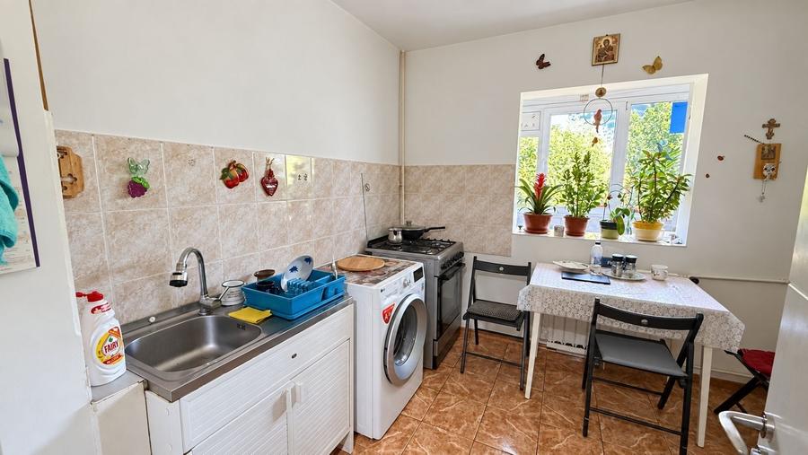 Apartament cu 2 camere decomandat în Aviației