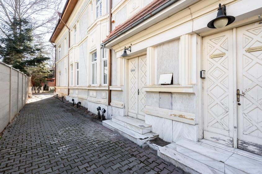 Vila 16 Camere de vanzare Unirii Primaria Sector 3 - 3