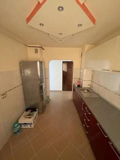 De vanzare apartament cu 3 camere, etajul 2, Dealul Florilor - 11