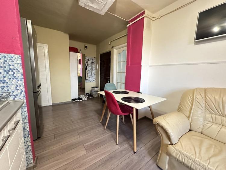 Apartament, 2 camere, 50 mp utili, etajul 3 - zona Lipovei - 1