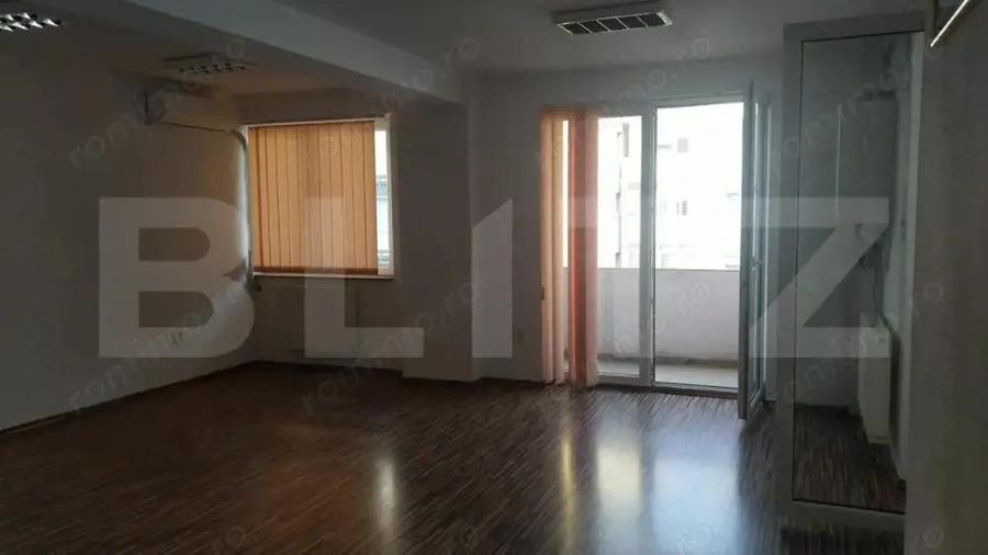 Apartament de vanzare, cu o camera, 44 mp, zona centrala - 2