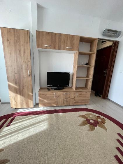 Proprietar vând apartament cu o cameră, zona Buziașului, fără agenții - 2