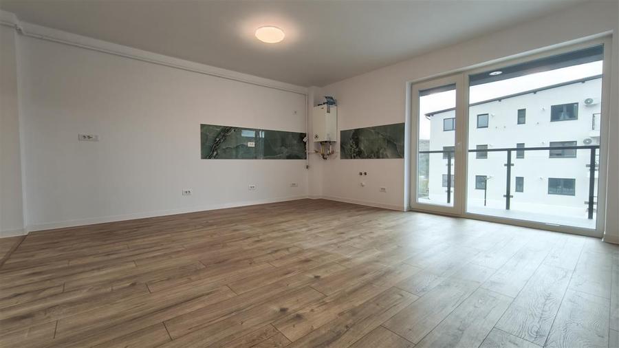 Apartament cu 3 camere decomandat în Rediu