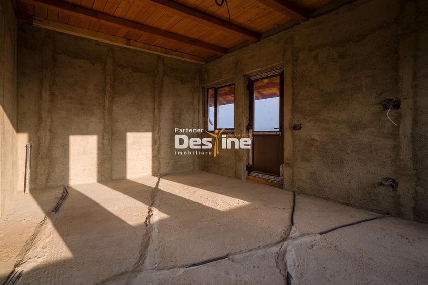 Comision 0% Casa individuala la rosu 75 mp P+POD 570 mp teren canalizare Ciurea - 6