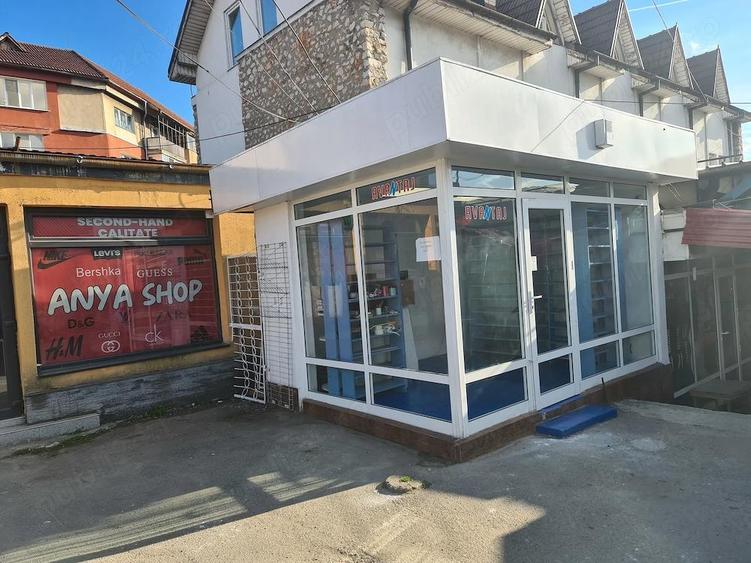 Spa?iu comercial Pia?a Petro?ani. - 1