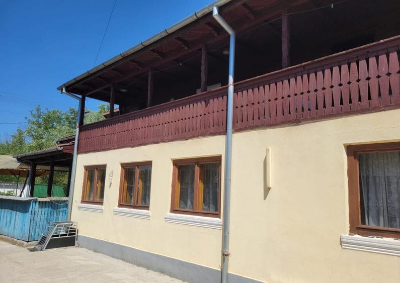 Case Olanu cu o suprafa?a de 3000 m teren - 1