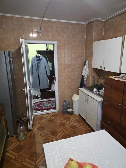 Apartament spatios cu 4 camere, decomandat Etaj 1, strada Gheorghe Lazar, Calarasi - 8