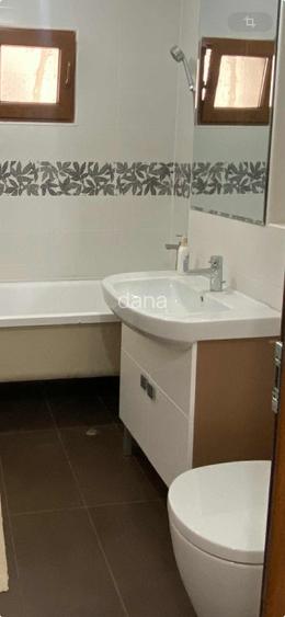 Vand apartament 3 camere Vand apartament 3 camere