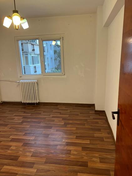 Apartament cu 2 camere decomandat în Republicii
