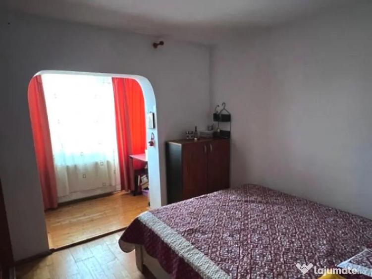 Apartament de 4 camere ( Boxa-Parcare )-Racadau - 8