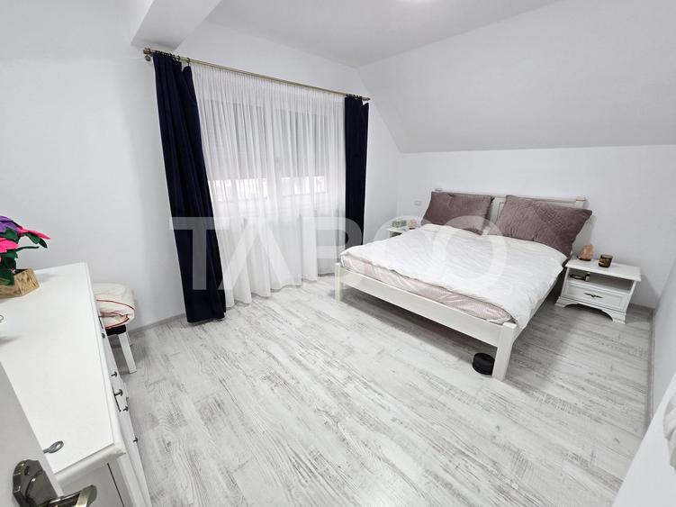 Casa individuala de vanzare teren 852 mp 5 camere 2 bai Selimbar Sibiu - 3