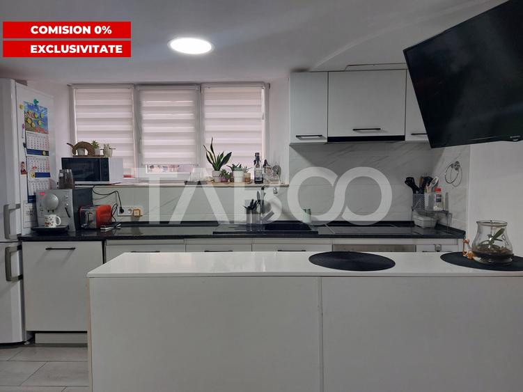 Apartament renovat complet 47 mp 3 camere str Tesatorilor Cisnadie - 1
