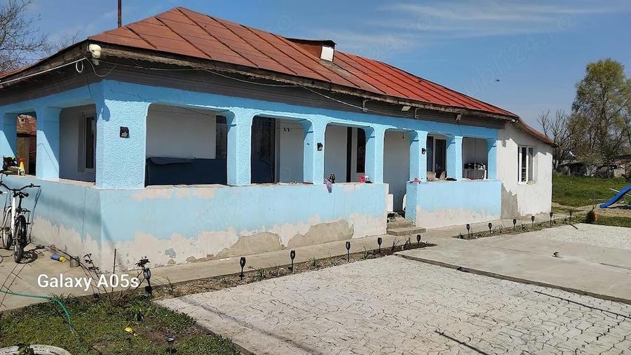 Casa batraneasca de vanzare - 1