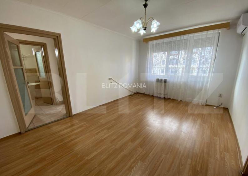 Apartament de vanzare, cu 2 camere, 45 mp, balcon, zona Cent