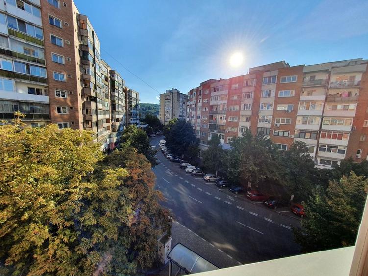 Apartament central Rm. Valcea, 2 camere - renovat - 3