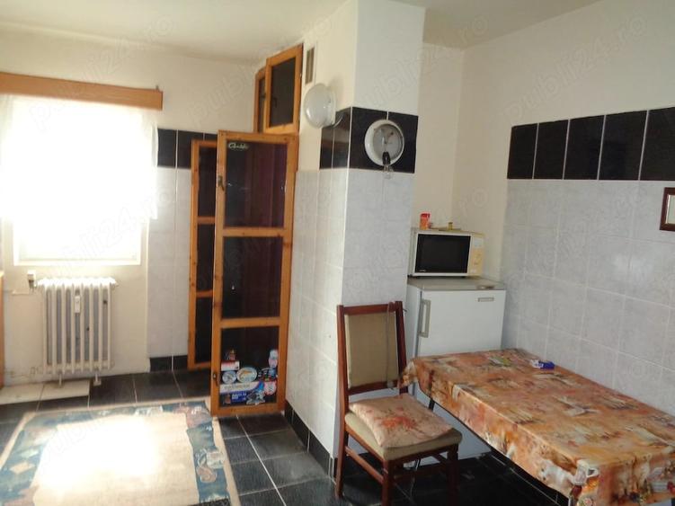 Apartament cu 3 camere semidecomandat în Micălaca