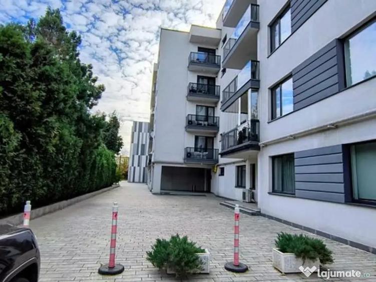 Iancu Nicolae- Gradina Zoologica- Jolie Ville- Loc parcare - 8